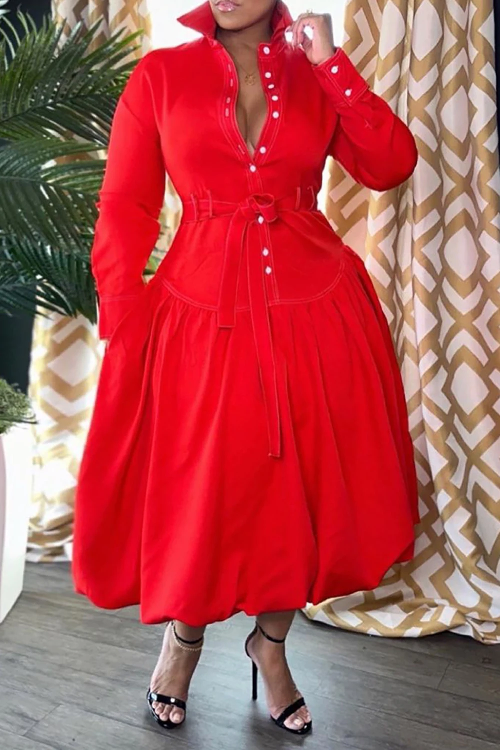 Женское Повседневное платье макси в синюю полоску с косым воротником и карманами