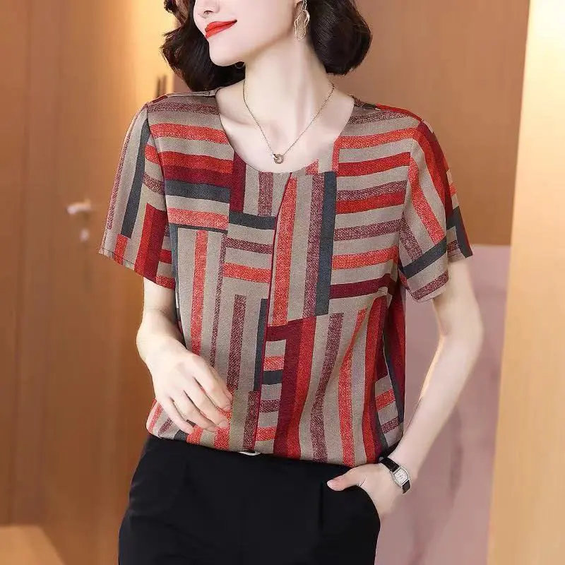 

2022 new Fashion Top Short Sleeve T-Shirt Contrast Color Irregular Stripe Top