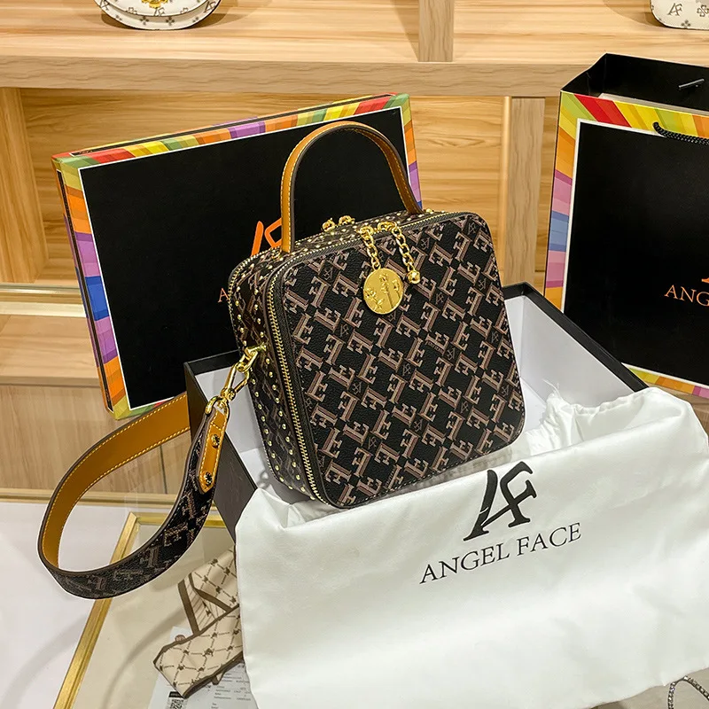 

High-quality Genuine Cowhide Cosmetic Bag 2022 New Printed Letters Women's One-shoulder Messenger Hand-held Perfume Bag Wallet