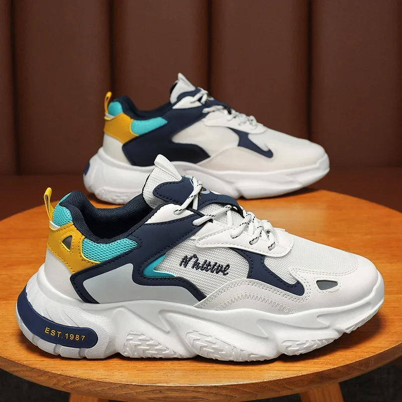 Спортивные кроссовки с дышащей сеткой и увеличенной высотой. Повседневная обувь