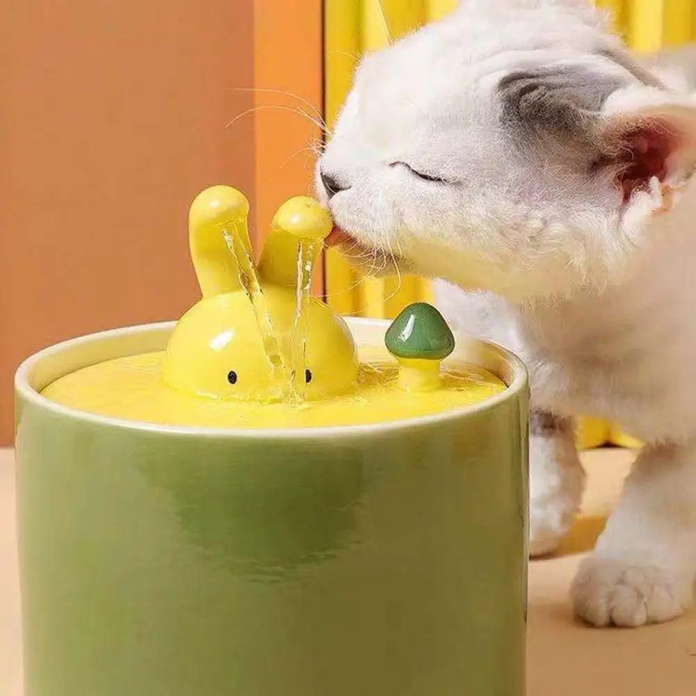 

This water fountain can provide circulating filtered water for pets, which is healthier.