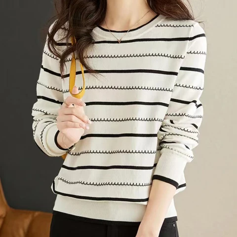 Женский свитер в полоску, с длинным рукавом и круглым вырезом