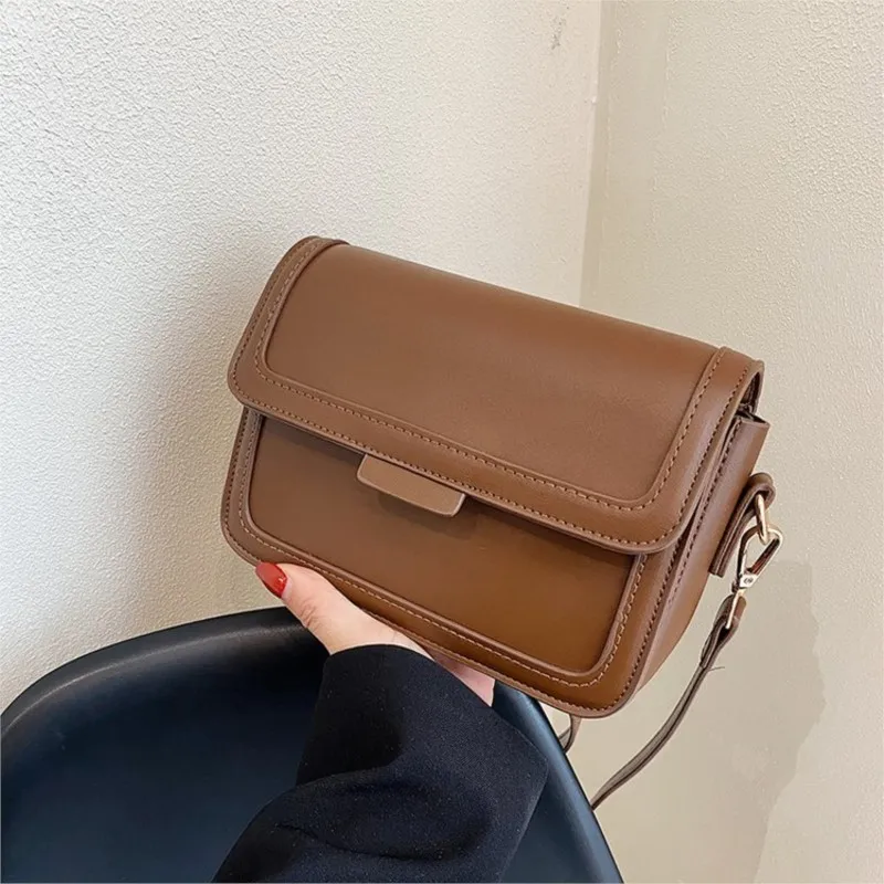 

Новые модные дешевые женские сумки на плечо, простая женская сумка-мессенджер в стиле ретро, однотонная универсальная маленькая квадратная...