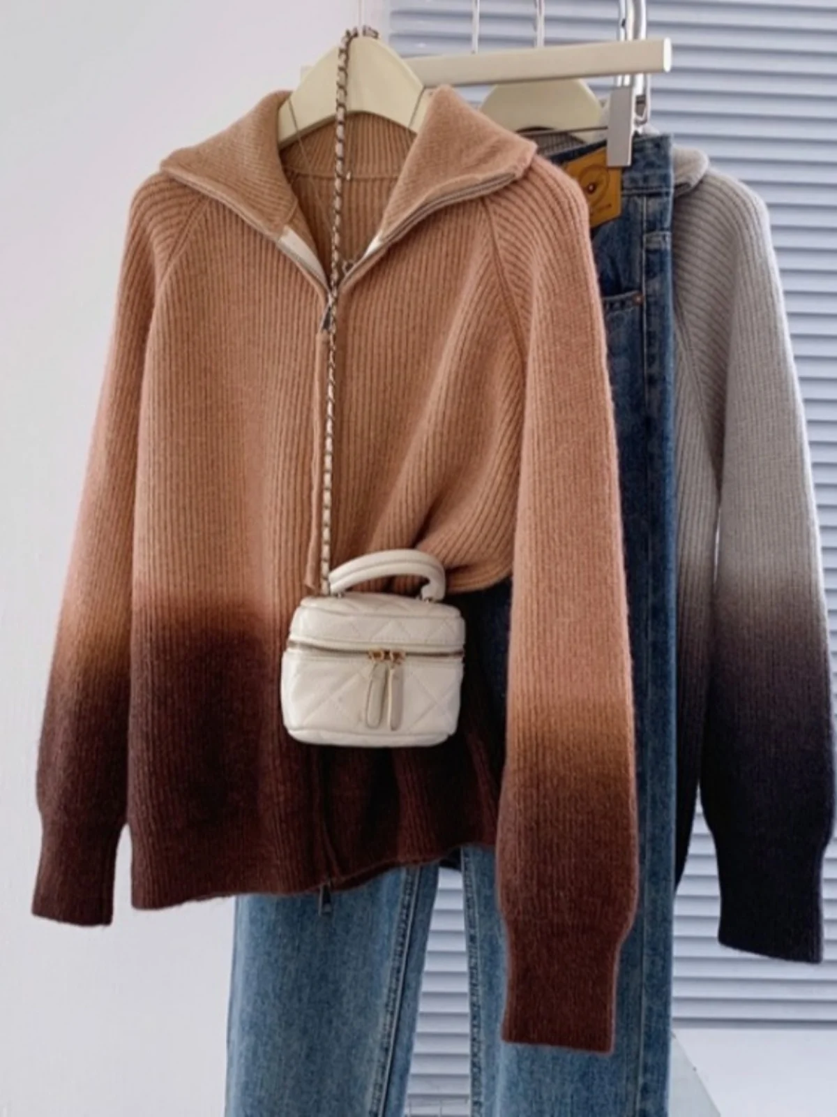 Свободный свитер с лацканами градиентом для ленивых верхняя одежда женщин осень