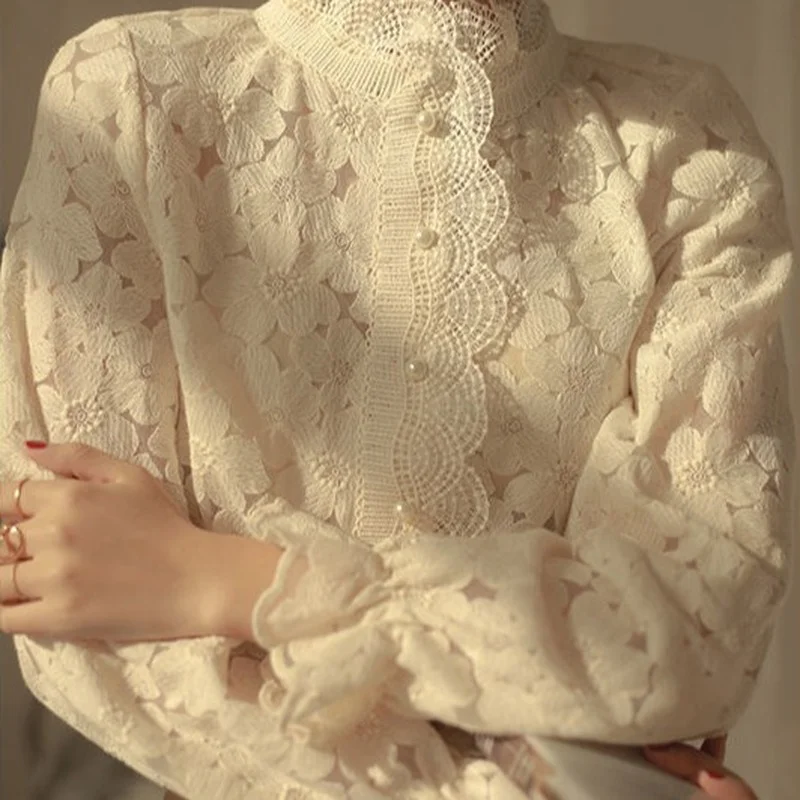 

Women 2021 Lace Pearl Button Flower Tops Shirt French Style Vintage Stand-up Collar Flare Sleeve Temperament Base T-shirts Women
