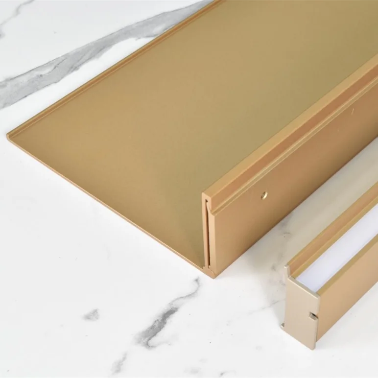 

Настенная полка с подсветкой из алюминия