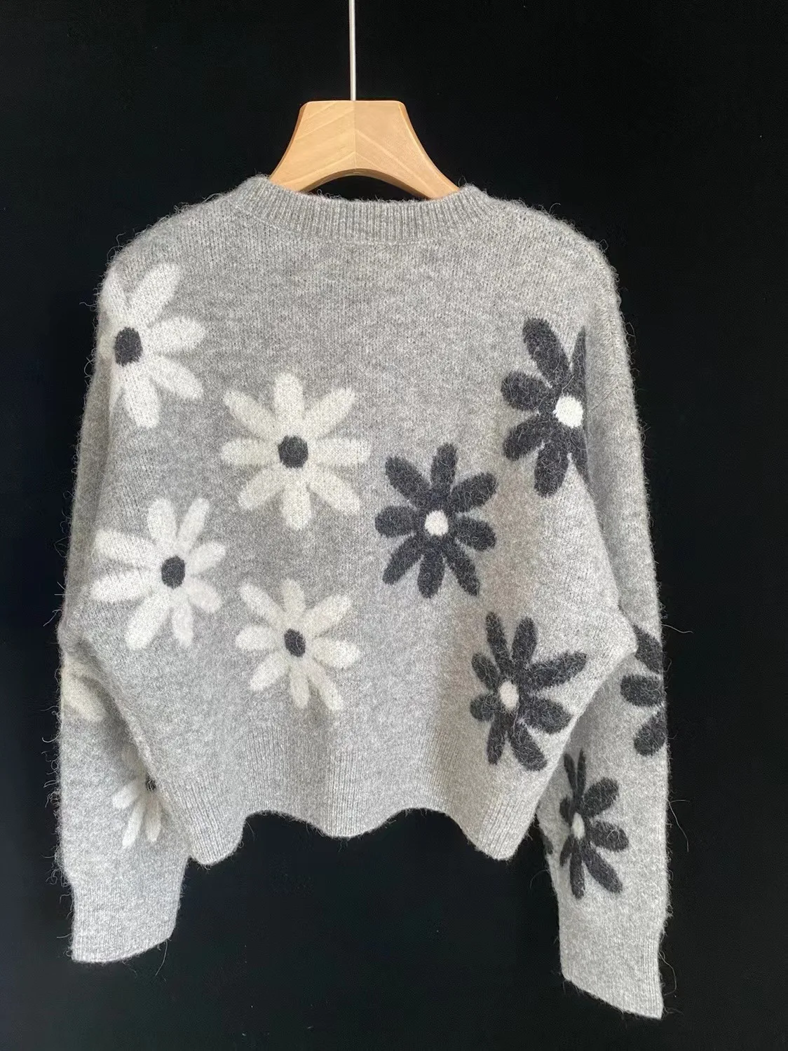 

Women Sweater Daisy Jacquard O-Neck Long Sleeve Retro Woolen Knitted Pullover