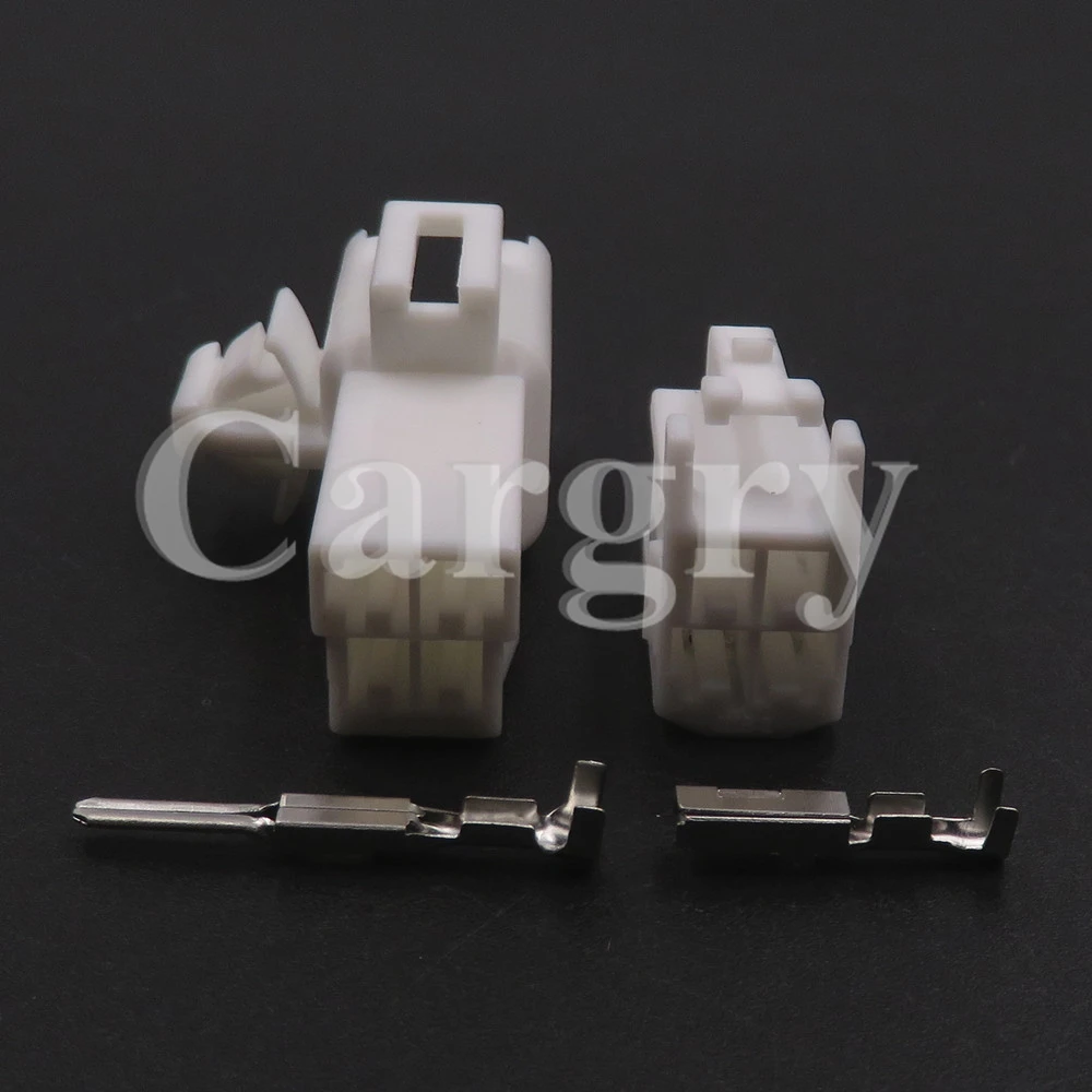 Рисунок 4 - 1 компл. 4P 90980-10795 Автомобильный штекер