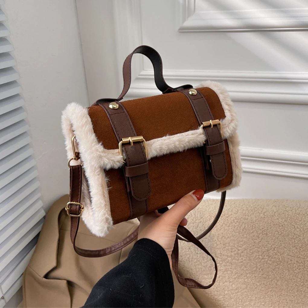 Женская сумка на плечо из овечьей шерсти