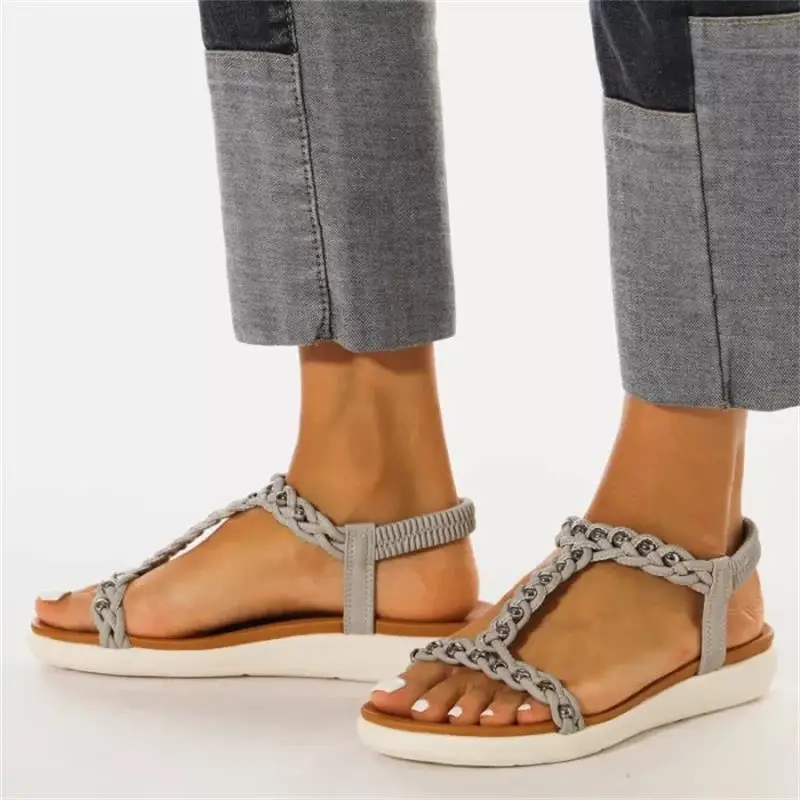 

Сандалии из ПУ кожи, однотонные классические повседневные летние простые плетеные босоножки на танкетке, с бусинами и резинкой, HM509