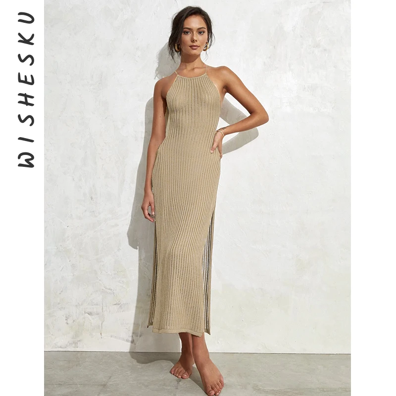 

Женское платье-макси в рубчик, с открытой спиной и разрезом