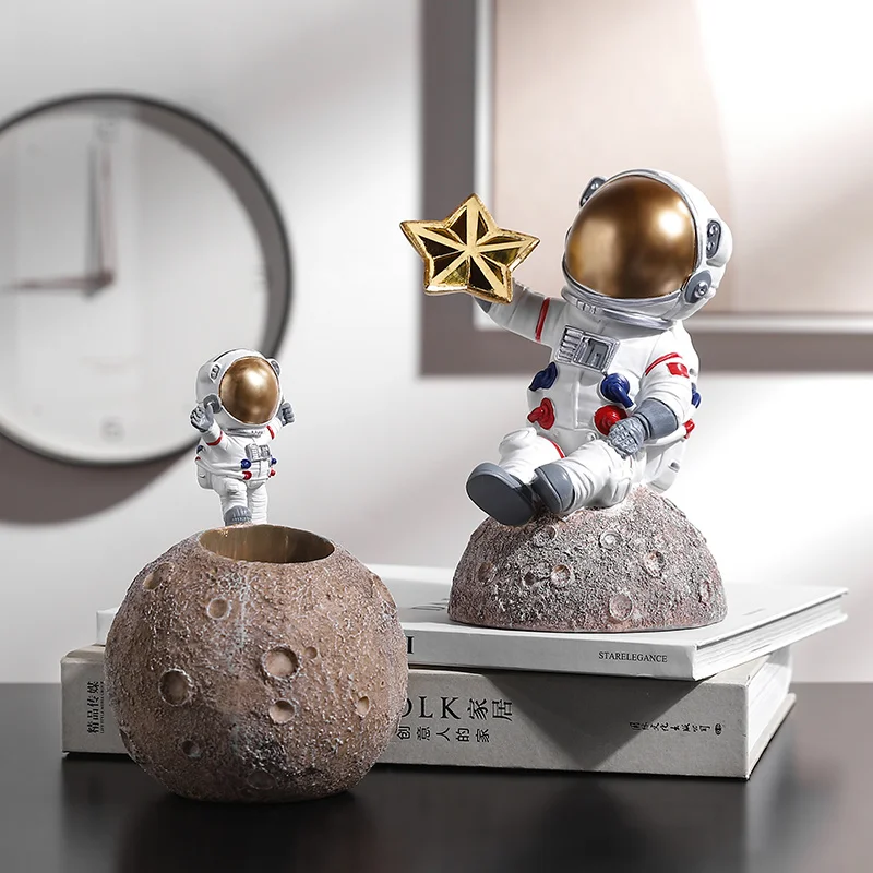 

Astronaut Resin Statue Home Decoration Ornaments Living Room Crafts Sculpture Room Decorations