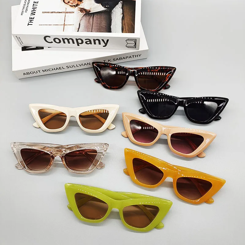 

INS Fashion Cat Eye Small Frame Sunglasses Female Women Trendy Summer Eyewear New Brand Designer Cool UV400 Shades for Ladies