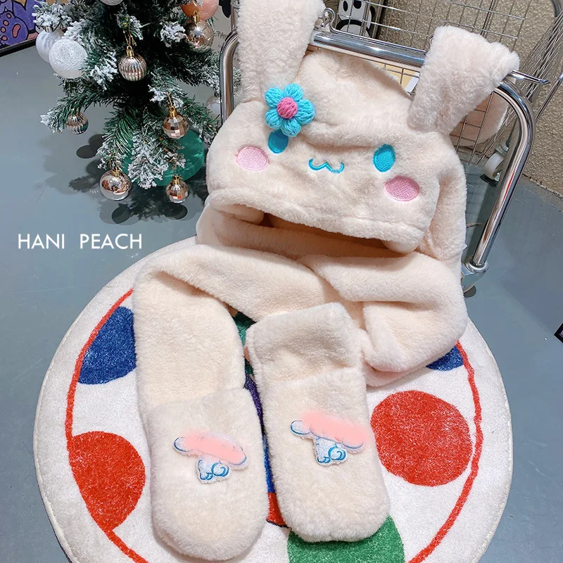 MINISO Зимняя плюшевая шапка-шарф Санрио