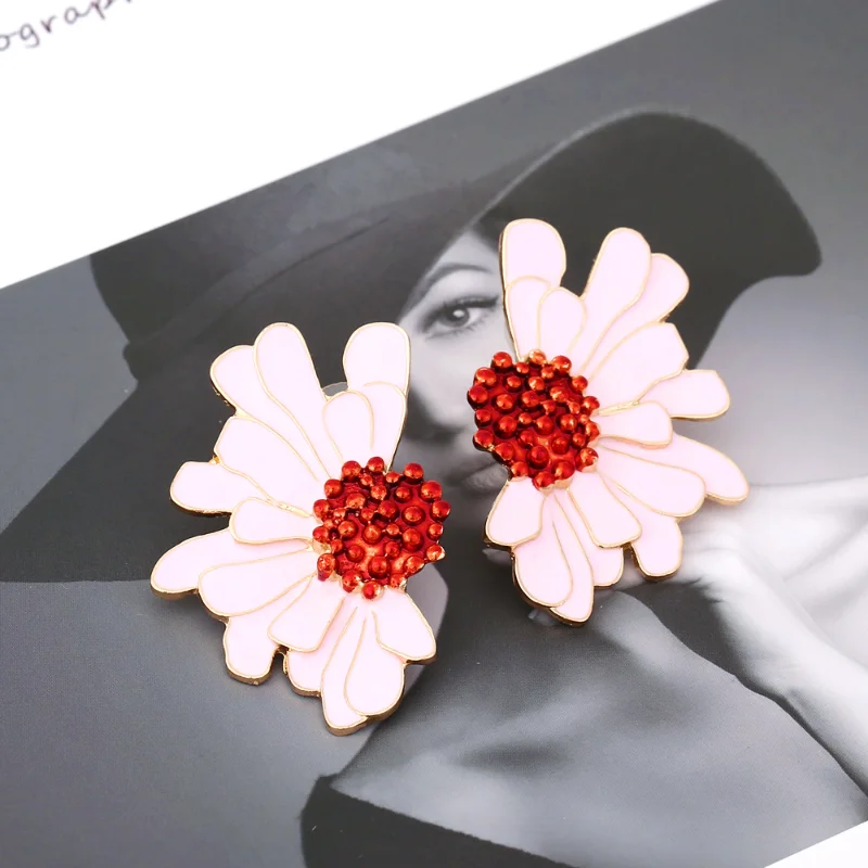 

Korean Fashion Daisy Earrings for Women Cute Vintage Jewelry Pendientes Aesthetic Luxury Earings Bijoux Femme Earring Kolczyki