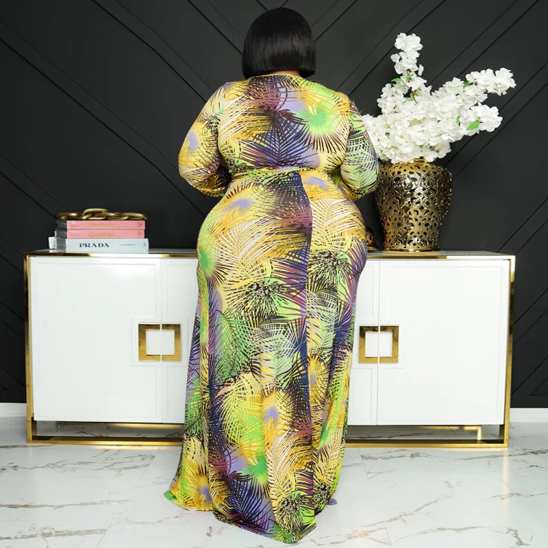 Женское платье с V-образным вырезом длинным рукавом и поясом