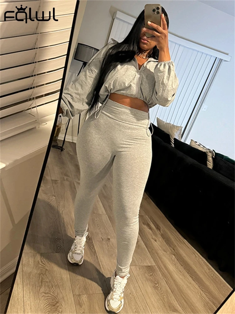 Женский спортивный костюм из 2 предметов на молнии и завязках