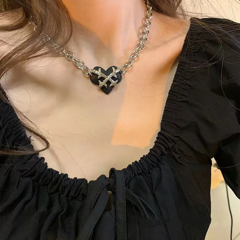 

Gothic Thorns Necklaces for Women Vintage Metal Thick Chains Couple Clavicle Chokers Punk Hip Hop Pendant Black Jewelry Set