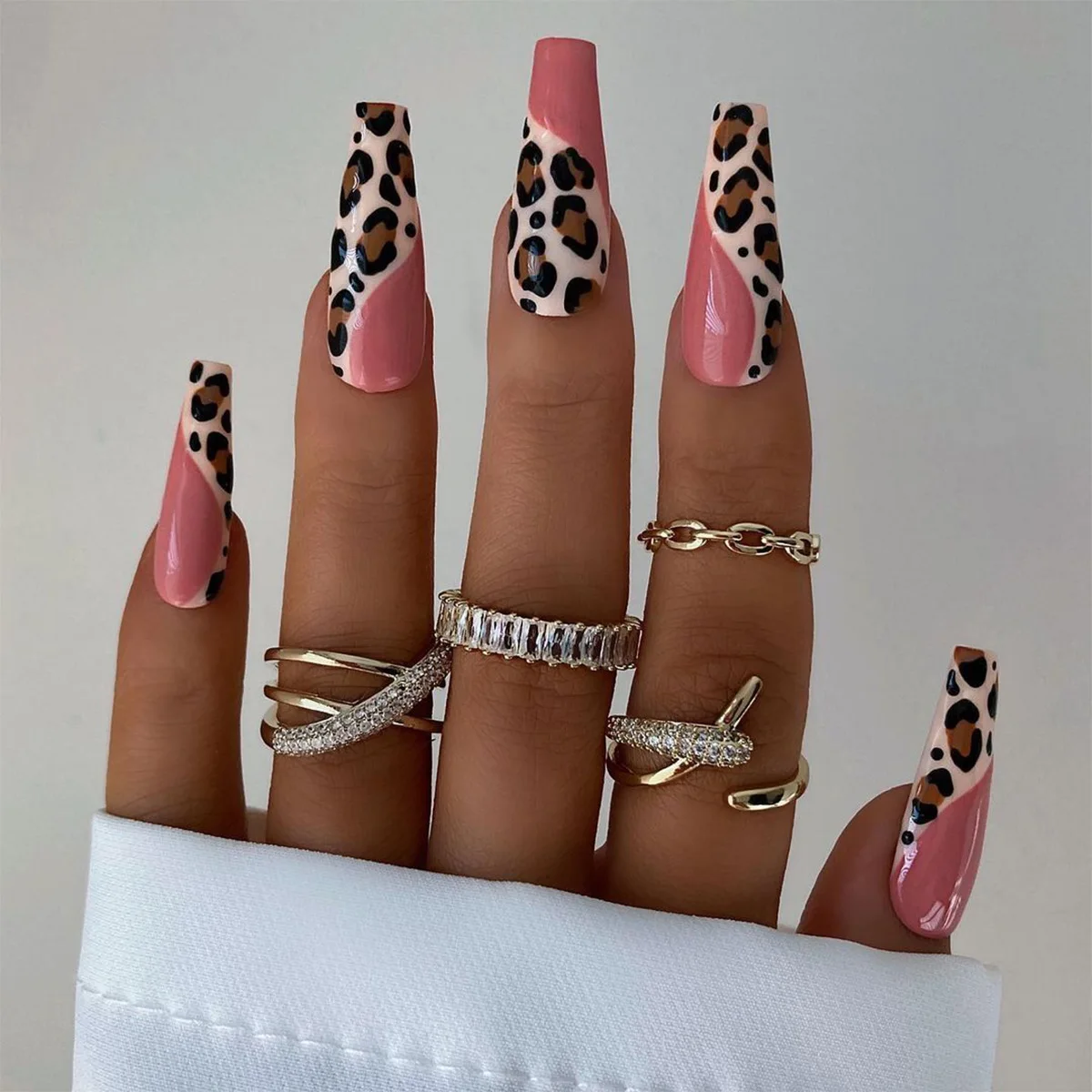 

24Pcs Long Ballerina Press on False Nail Detachable Pink Leopard Pattern False Nails Full Cover Wearable DIY Manicure Tools