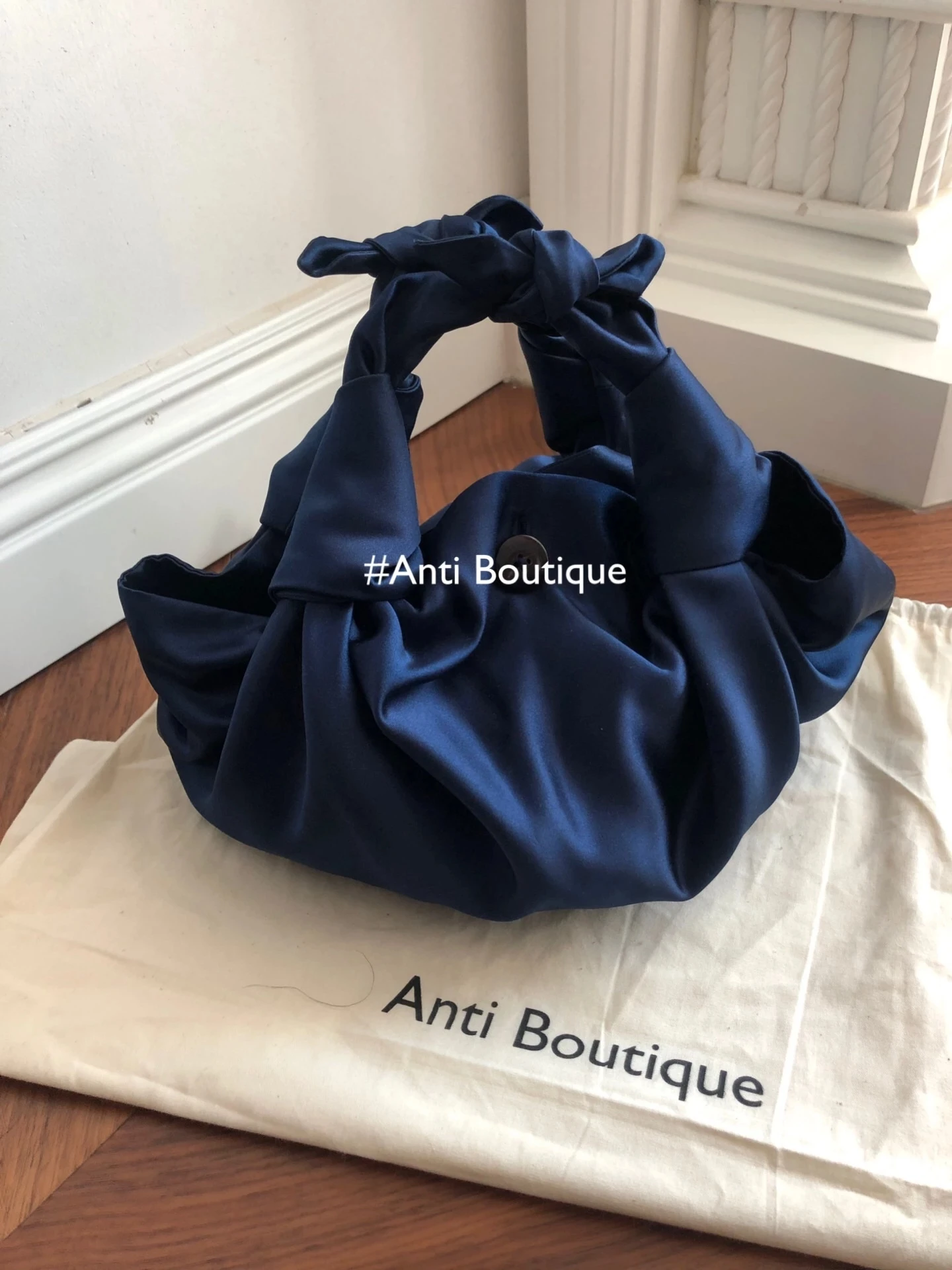 

JOY Cloud-wrapped Soft Leather Madame Silk satin Bag Single Shoulder Slant Dumpling Bag Handbag Day Clutches Bags 2020 purse