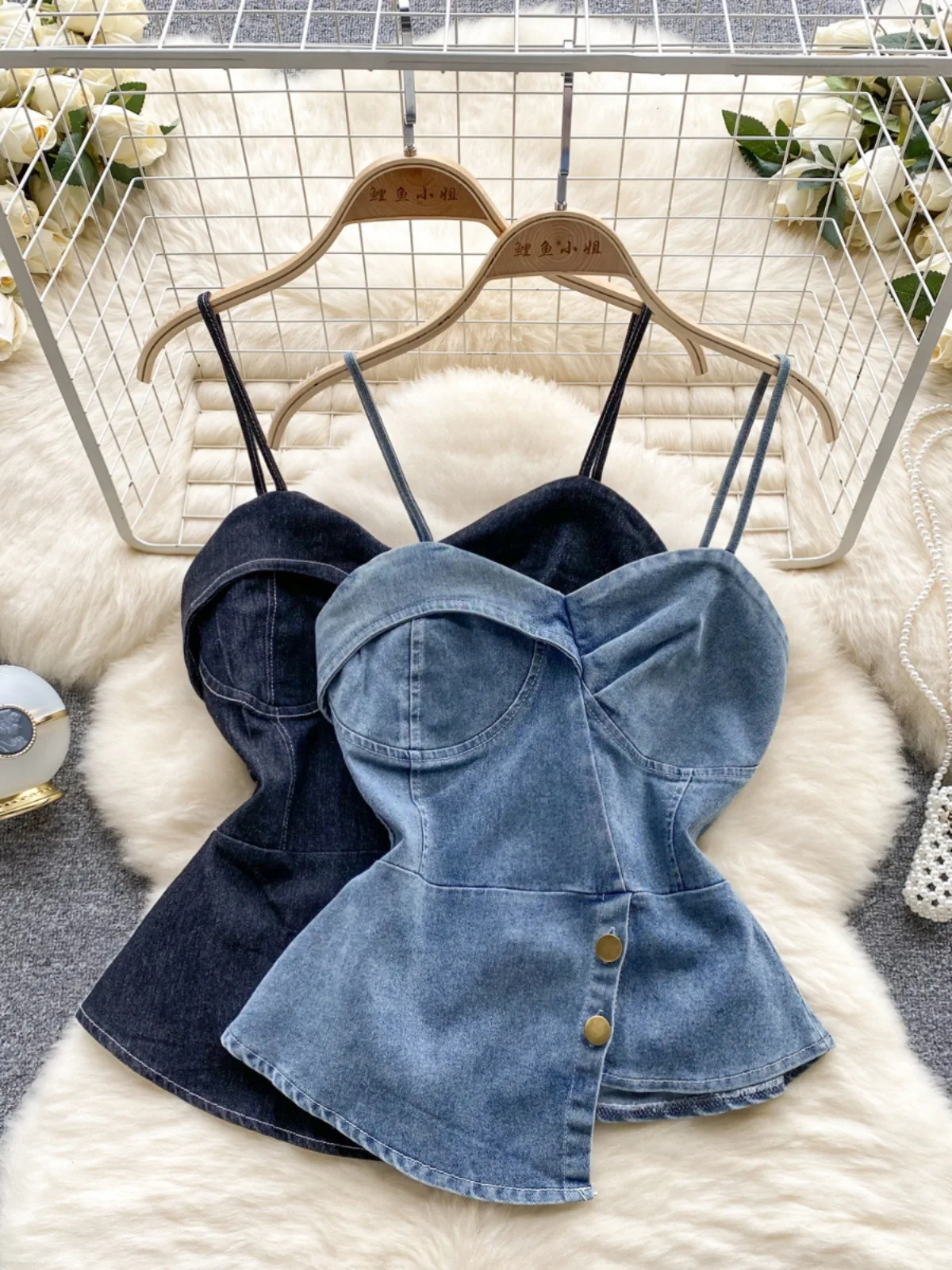 

Джинсовая Асимметричная кофта в стиле ретро, дизайнерский короткий Топ без бретелек, на пуговицах, эластичная уличная одежда, майка без рукавов