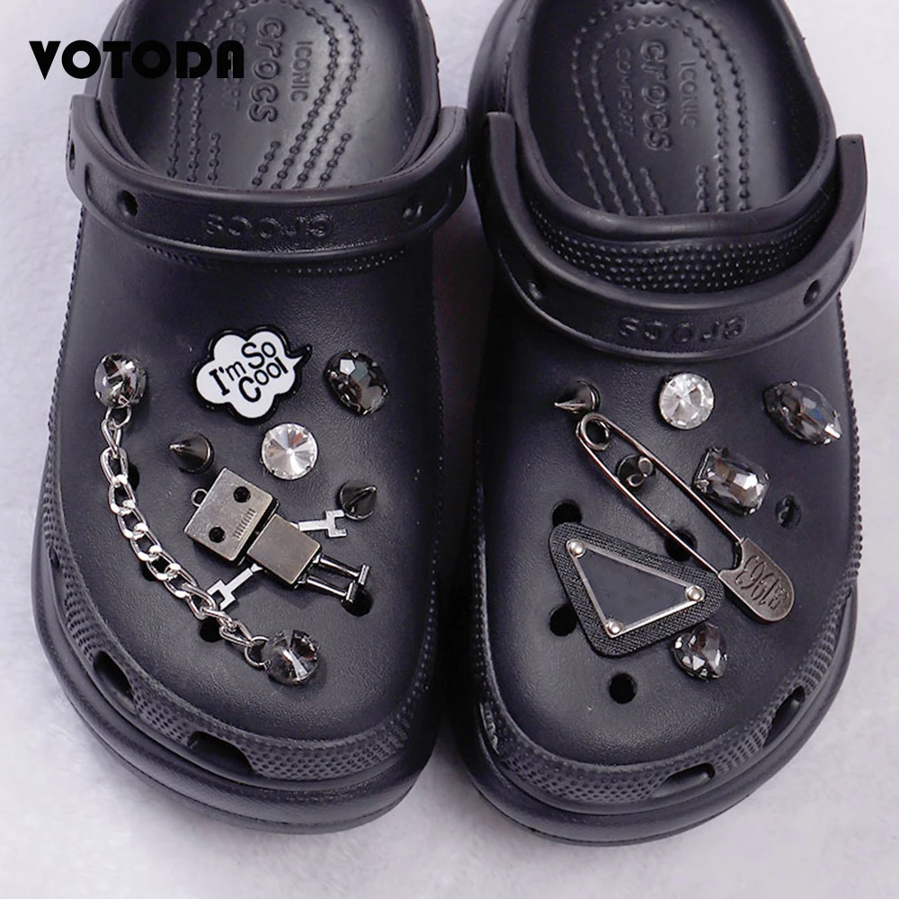 Punk Metal Robot Pin Croc Charms Rhinestones Rivet Chain Shoe Decoration Charm CROC JIBZ Clogs DIY DECOR Kids Women Girls Gifts