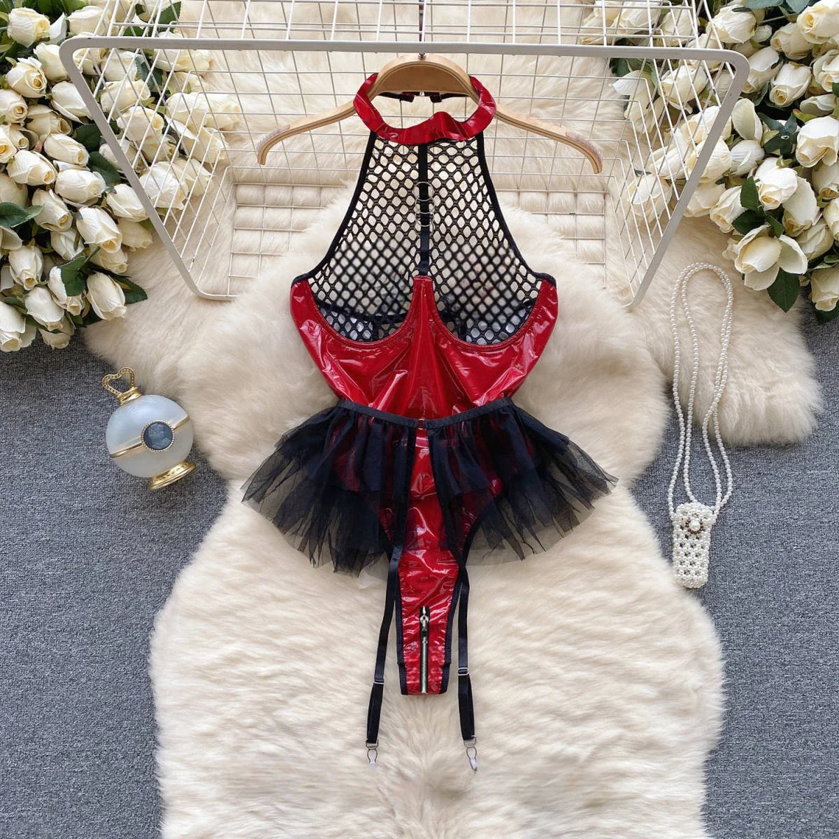 Женский сексуальный комбинезон из искусственной кожи в стиле пэчворк с лямкой на