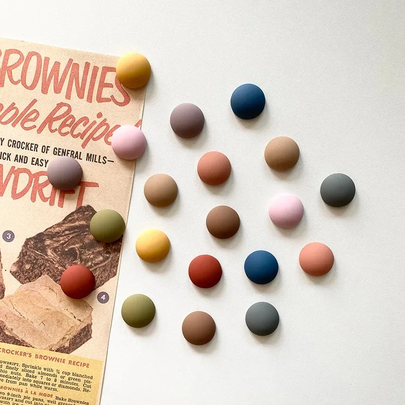 

Набор магнитов для холодильника с конфетами и фотографиями