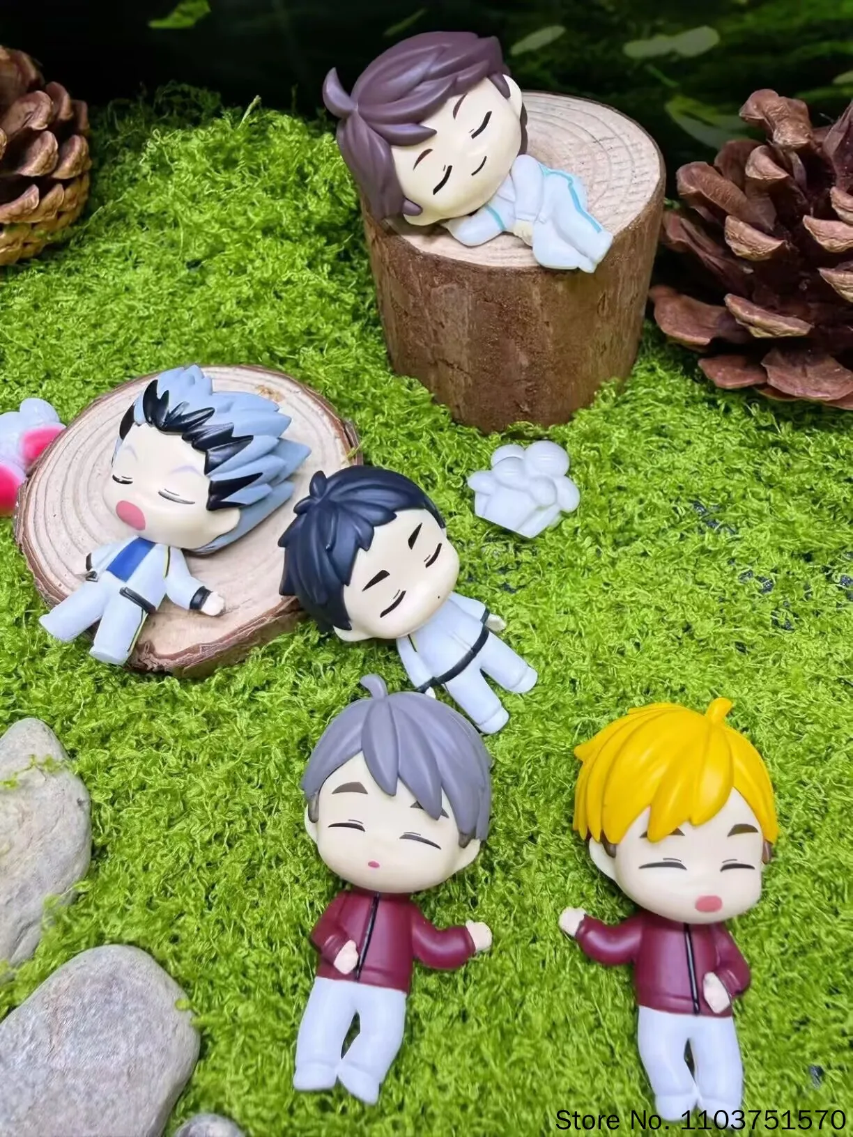 Фото Коллекционная мини-фигурка Bandai Namco Gashapon Haikyuu: Спящие персонажи, том 2, 4-5 см (Мия Ацуму, Мия Осаму, Бокуто Коутаро, Акаши) №3