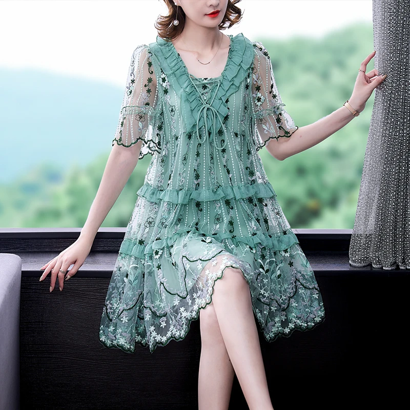 

Summer new fashion show thin temperament falbala with big yards minus age heavy embroidery patchwork dress