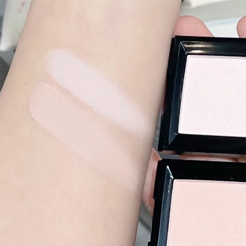 Пудра-хайлайтер водостойкая устойчивая к поту матовая контурная палитра