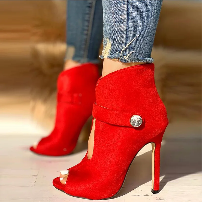 

Женские босоножки со змеиным принтом, на высоком каблуке