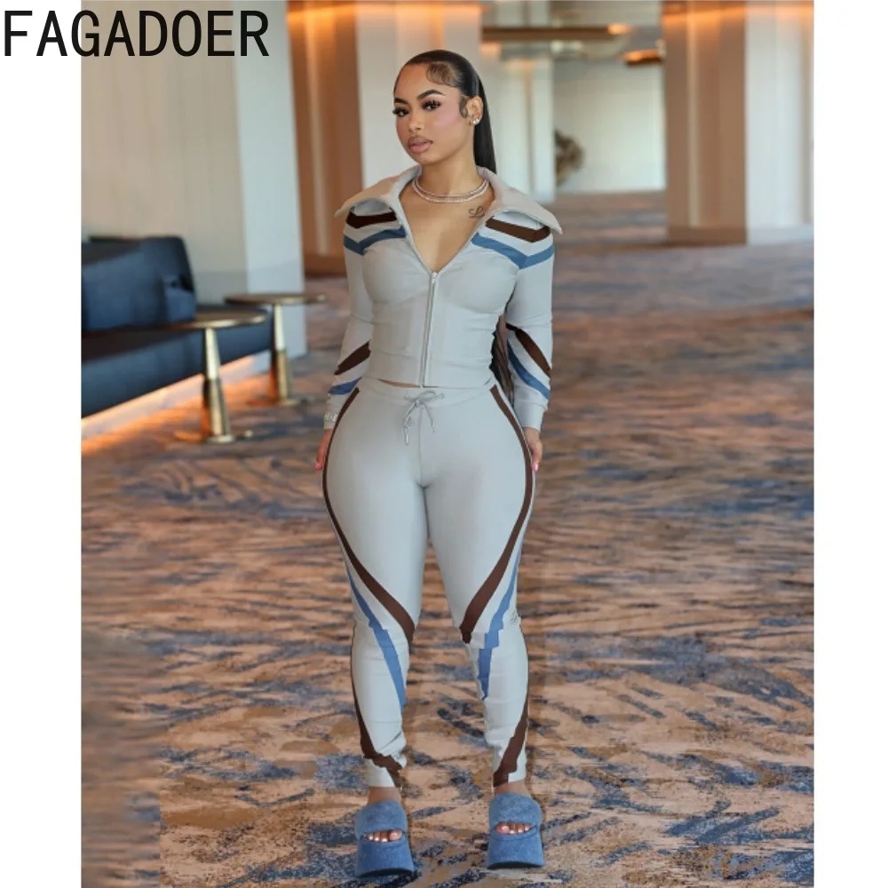Фото Женский спортивный костюм FAGADOER из двух предметов: укороченная куртка на молнии с цветными вставками и полосками, брюки с высокой талией и разрезами. Повседневный уличный стиль. №4