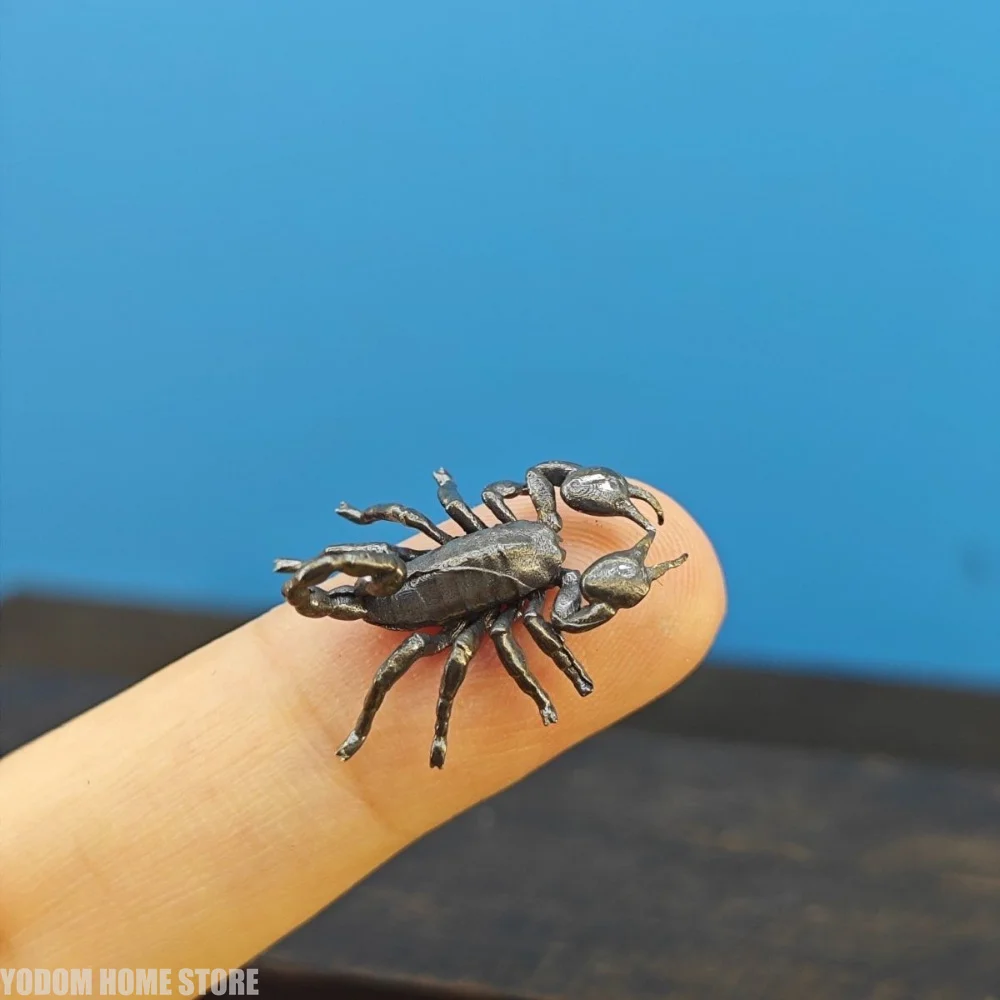 Фото Миниатюрная фигурка скорпиона из состаренной латуни для домашнего декора, аксессуары для украшения, декоративные статуэтки для стола №4