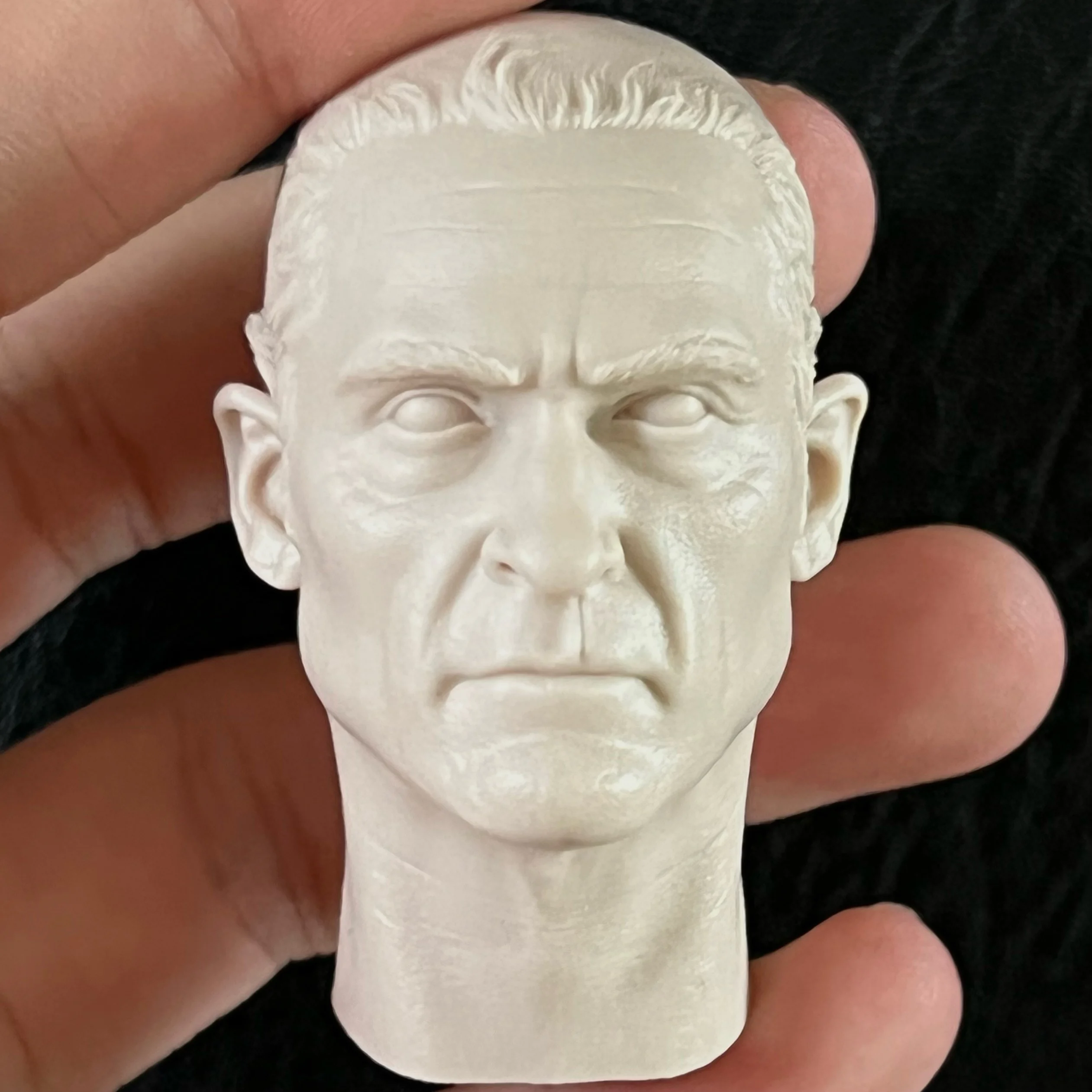 Неокрашенная лысая голова 1/6 солдат Хоакин Феникс со спокойной версией Резная