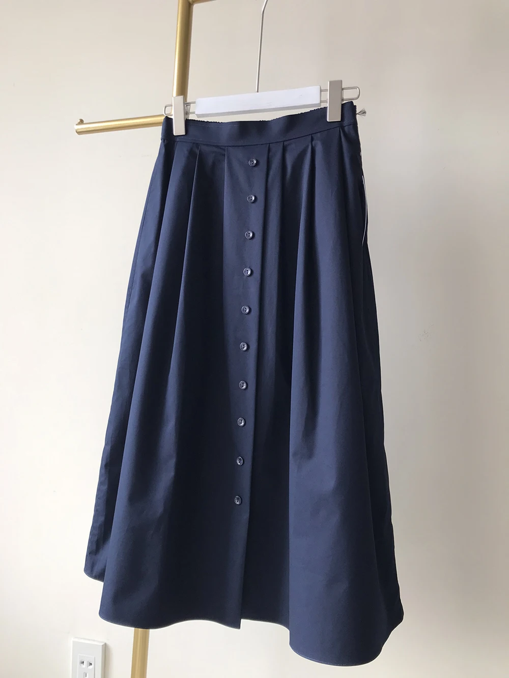 

2022 Women Autumn Skirts Solid Single-breasted Button Skirt
