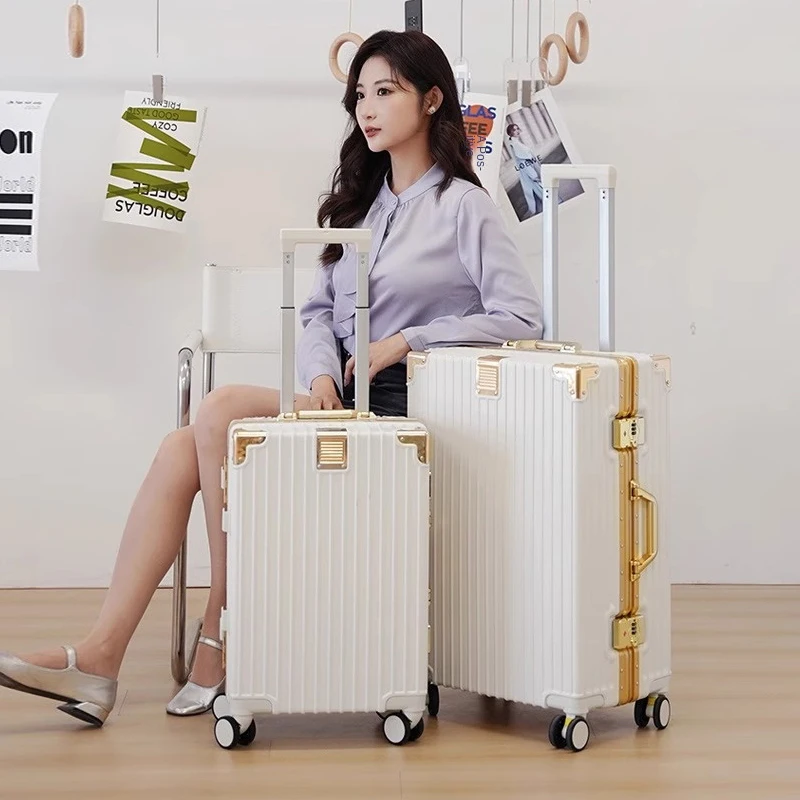 Чемодан на колесиках размер 28 дюймов цвет в ассортименте