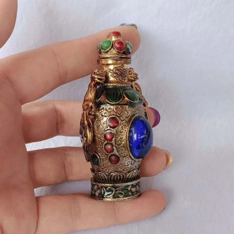 Поделки разнообразные тибетские антикварные инкрустированные Рубином табак