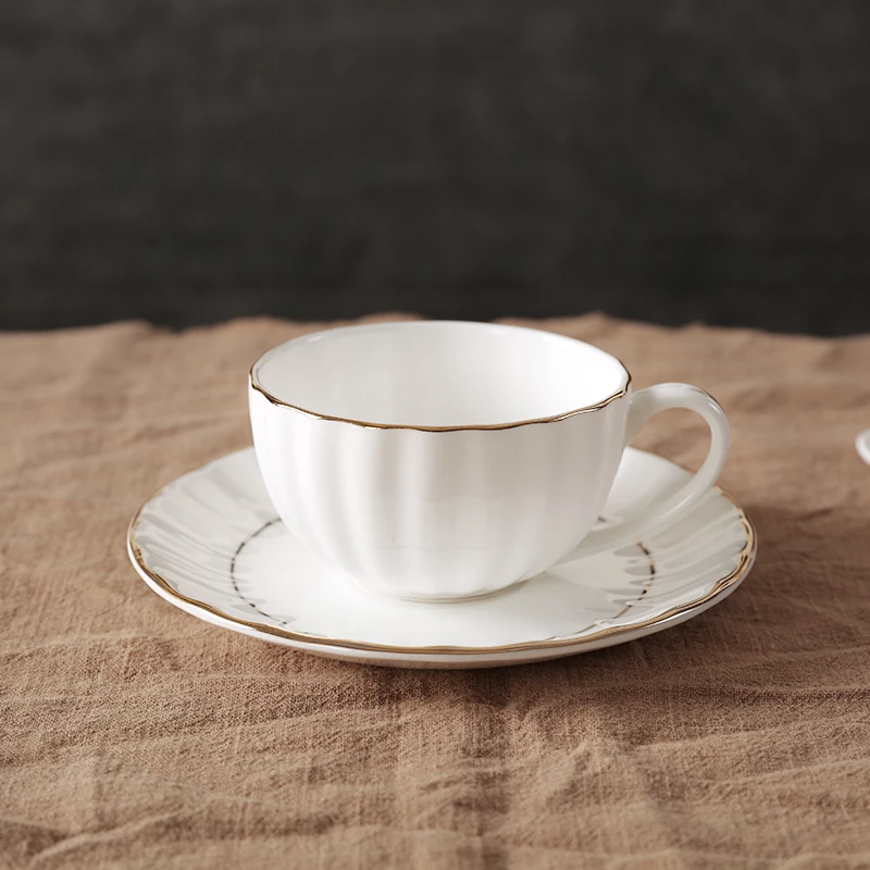 

Royal Bone China Tea Cup Set European White Ceramic Coffee Cup Set Luxury Coffee Mug Eco Friendly Reusable Tazas Cafe Drinkware