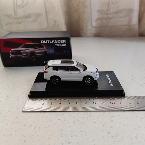 Bburago 1:64 OUTLANDER SUV 2023 металлическая модель автомобиля
