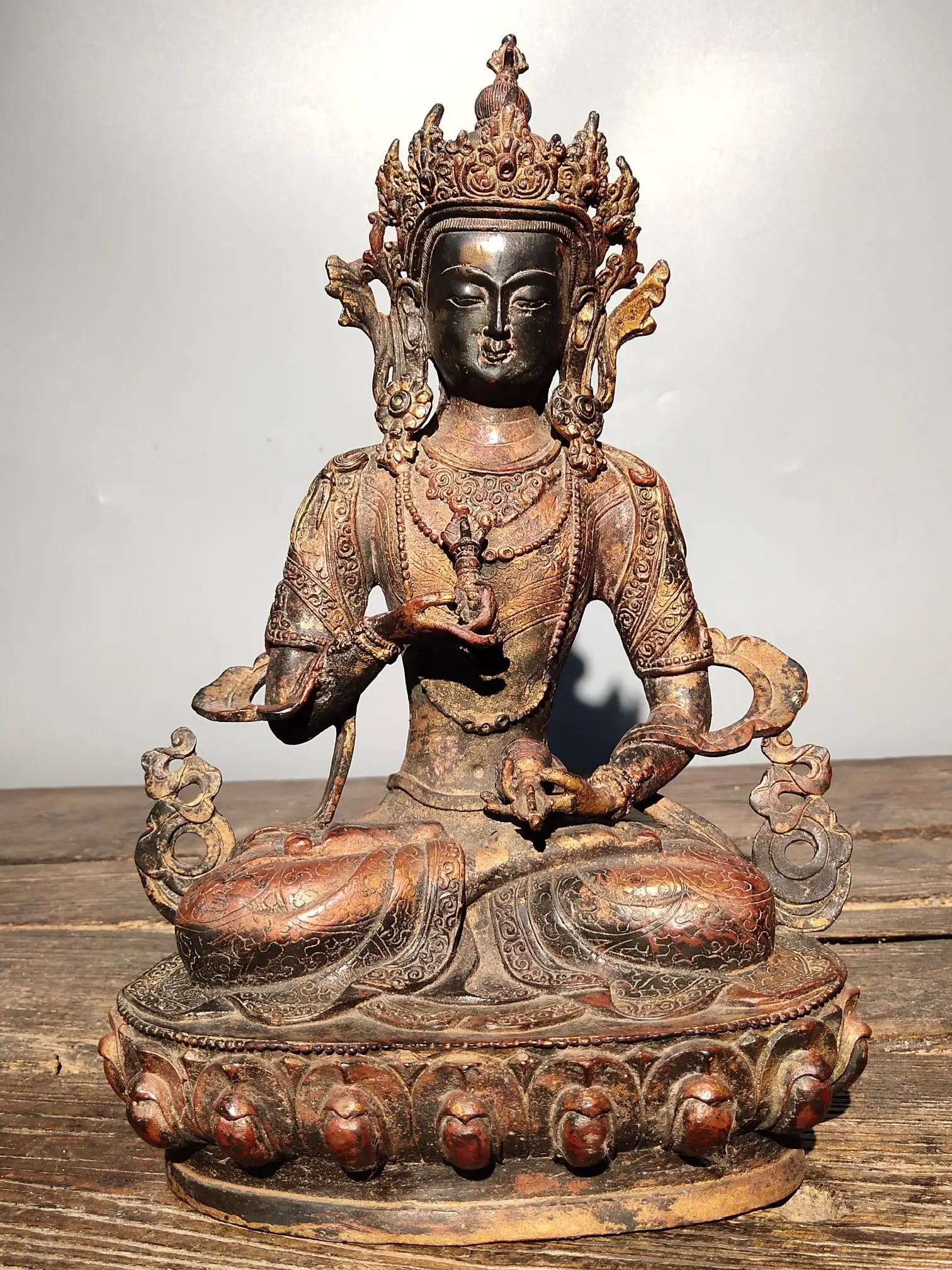 

13"Tibetan Temple Collection Old Bronze Cinnabar mud gold Vajrasattva lotus platform Sitting Buddha Town house Exorcism