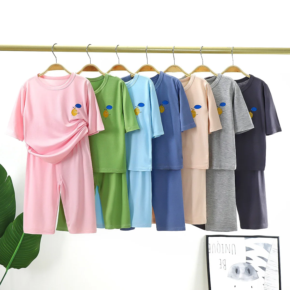 

Летний Новый детский костюм с коротким рукавом укороченные брюки для мальчиков и девочек домашний костюм из 2 предметов