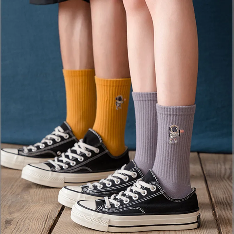 

1Pair Autumn and Winter Socks Men Women Embroidered Cotton Cartoon Style Astronaut Pattern Middle Tube Couple Stockings