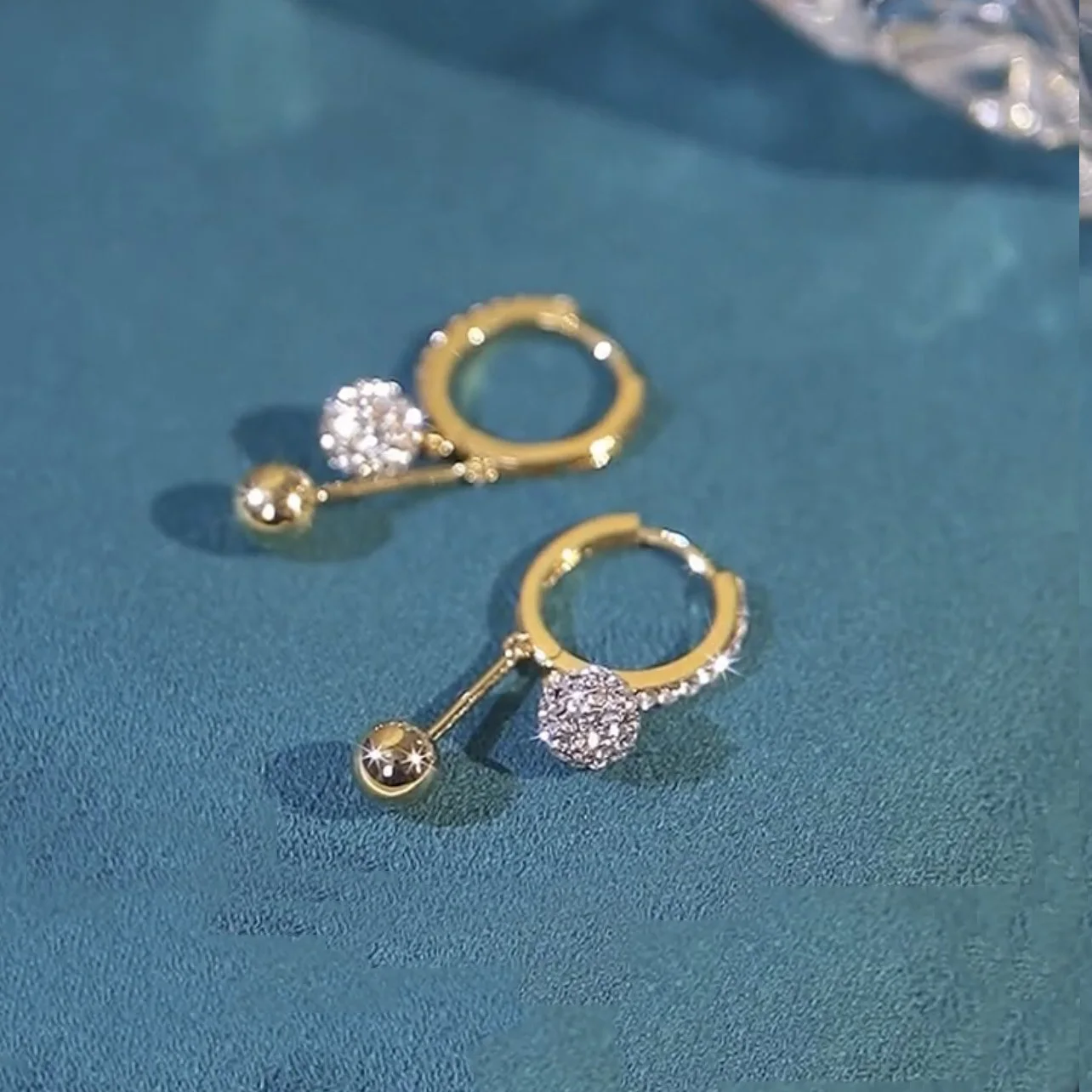 

Shining Zircon Diamond Hoop Earrings for Women Gold Silver Huggie Small Earrings Fashion Party Jewelry Gifts New