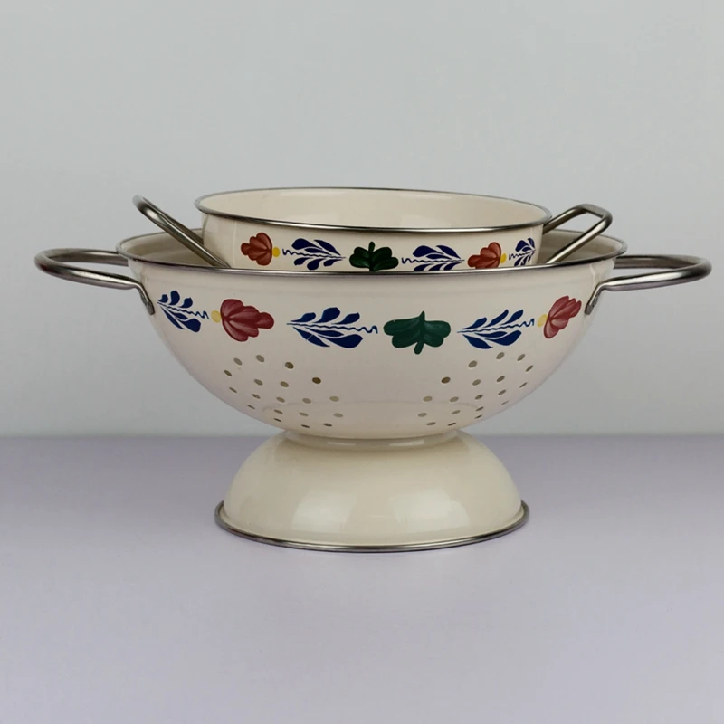 

European Style Home Fruit Plate With Drain Hole Fruit Basket Storage Basket Metal Lovely Creativity Household