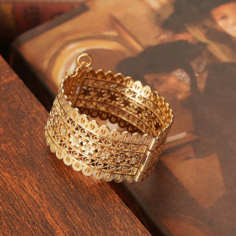 

Large Wide Bracelet Dubai Metal Flower Ladies Bracelet Algerian Jewelry Coin Robe Cuff Bracelet Bridal Party Gift