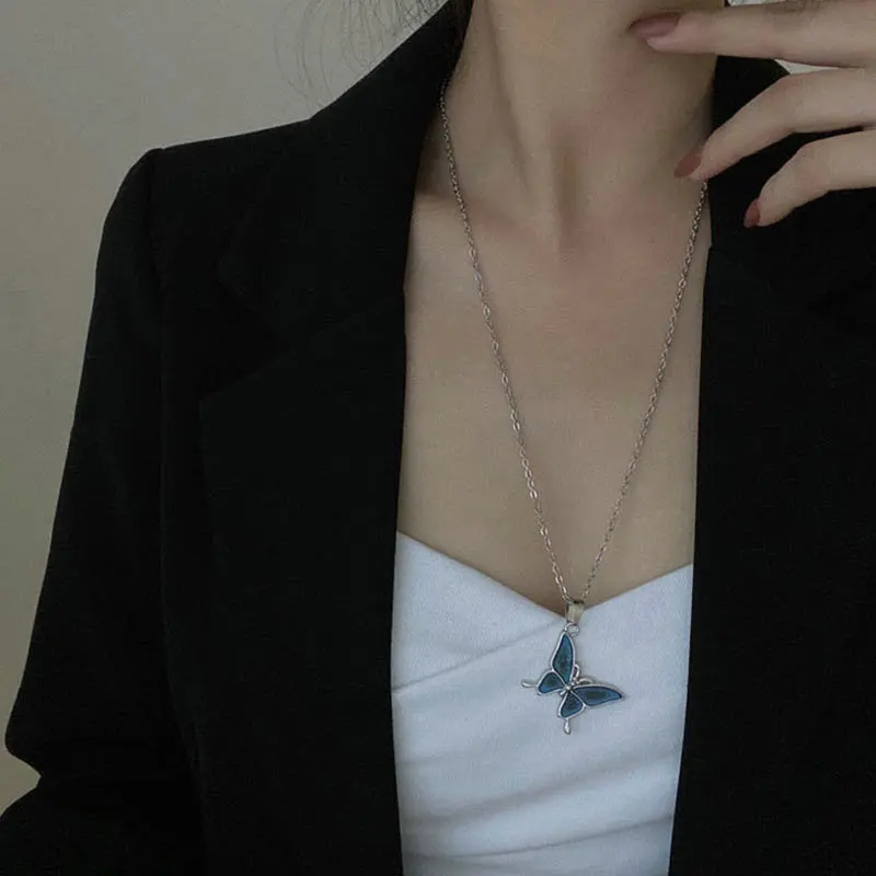 

10pcs Butterfly Necklace for Women Ins Style Warm Color-Changing Couple Gift Retro Trendy Online Red Girlfriends