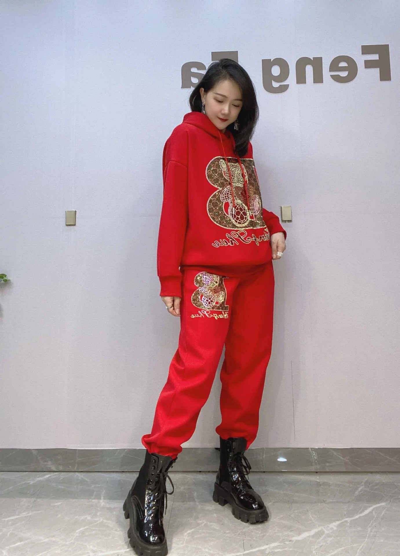 Рисунок 5 - Женский трикотажный комплект из двух предметов