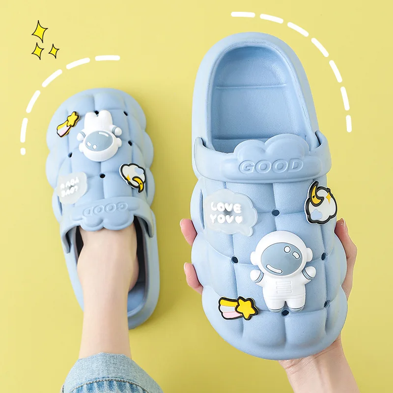 Design Women Blue Spaceman Clogs Shoes Female Slippers Summer Mother Children Clouds Sandals Paltform Ladies Fashion Flip Flops