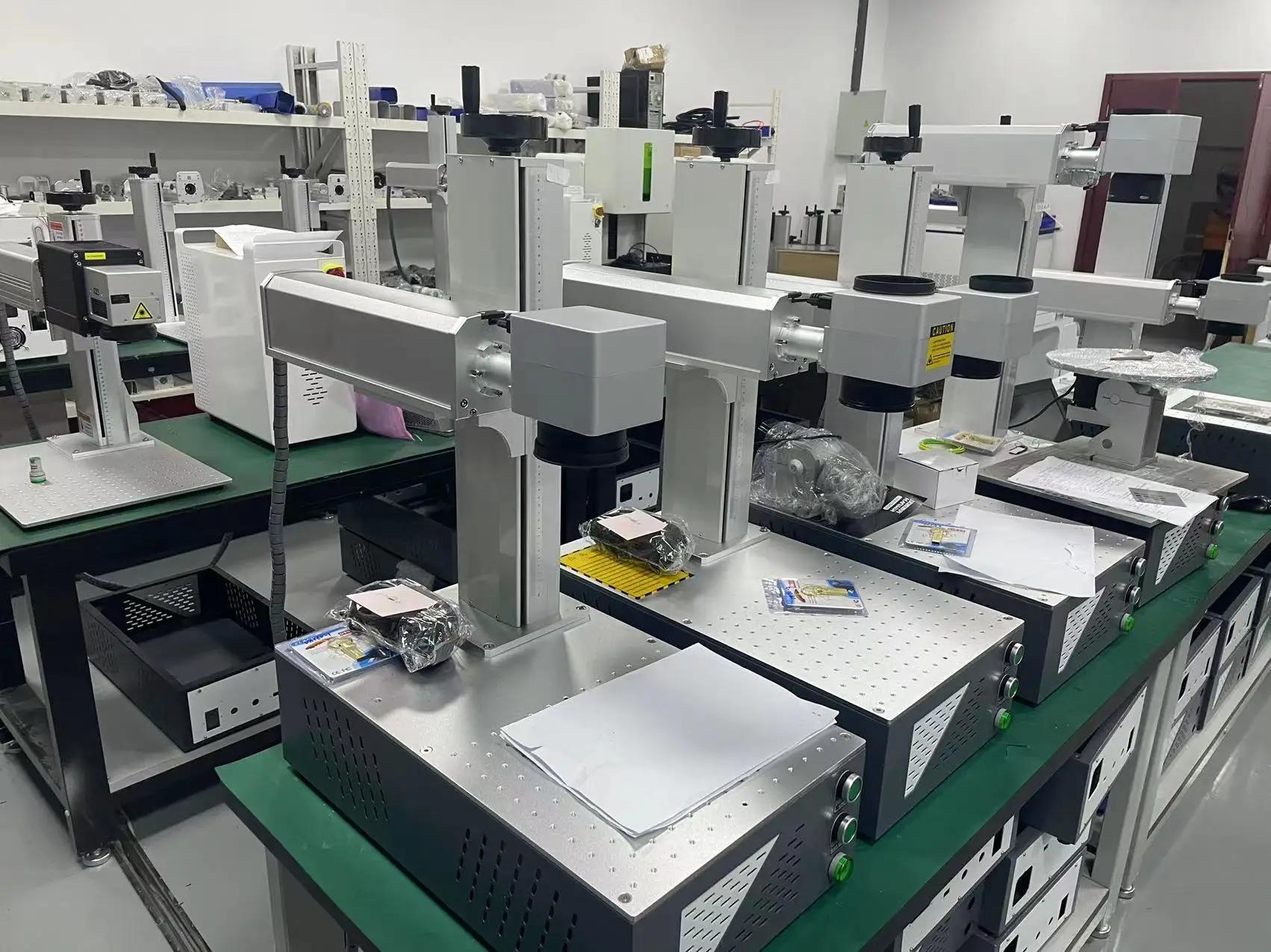 Небольшая портативная гравировка с длительным сроком службы 50 Вт волоконная